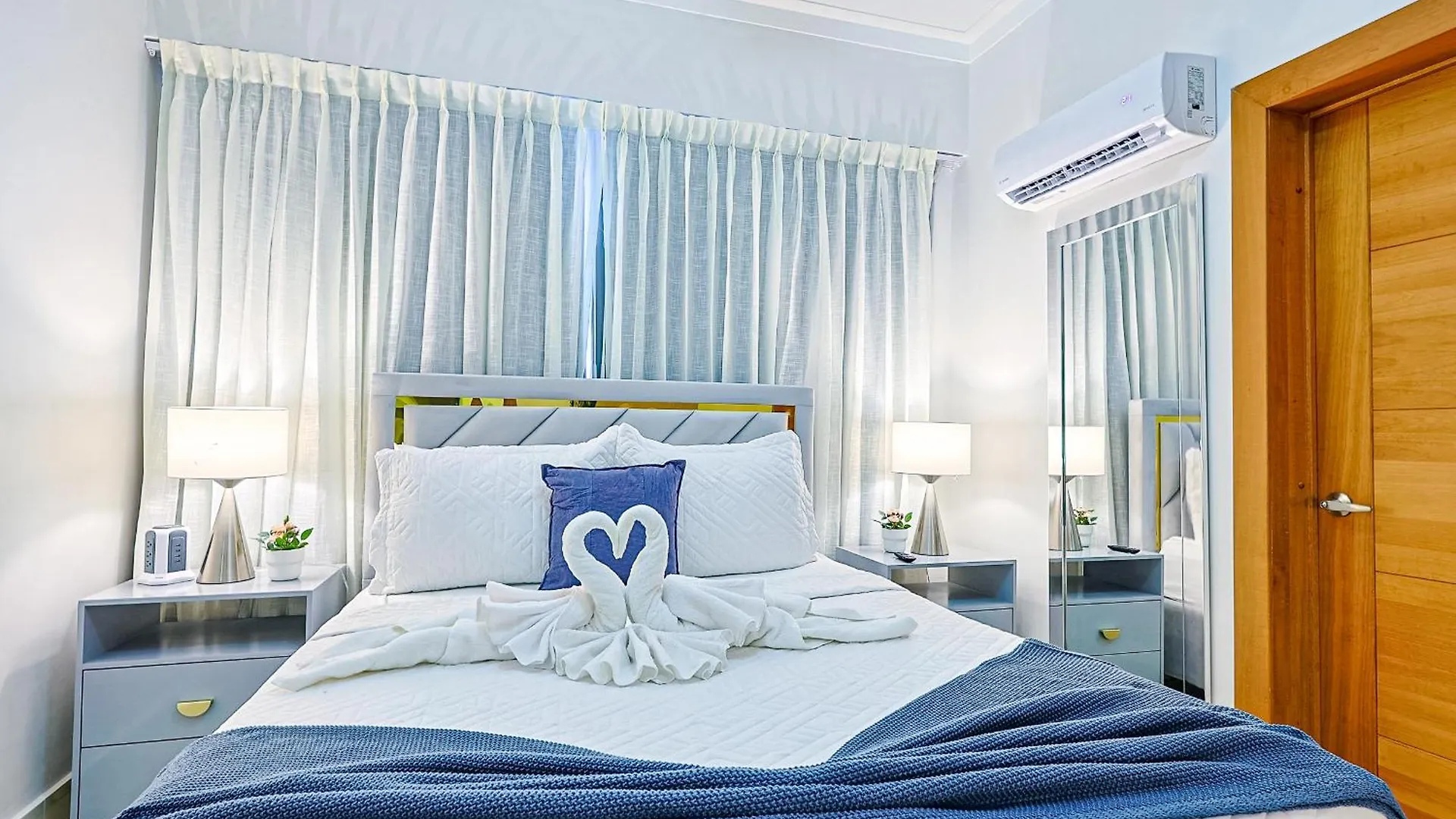Elegant Centric Apt Near All Santo Domingo Dominican Republic
